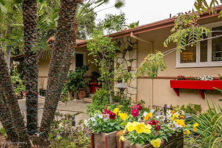 2989 Saint Gregory Road Glendale, CA 91206