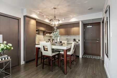 68 Smithe Street #1721 Vancouver, BC V6B 0P4