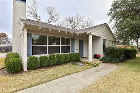 520 Aqua Drive Dallas, TX 75218