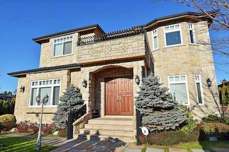 2289 Eddington Drive Vancouver, BC V6L 2E8
