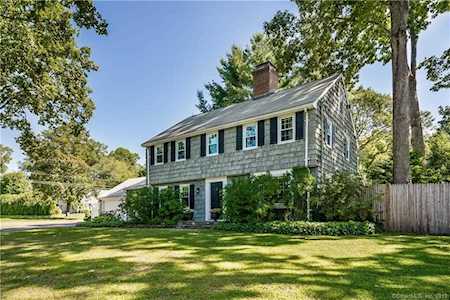 40 Harvest Lane West Hartford, CT 06117