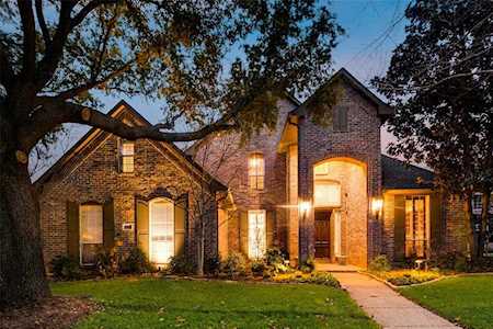 4400 Crown Knoll Circle Flower Mound, TX 75028