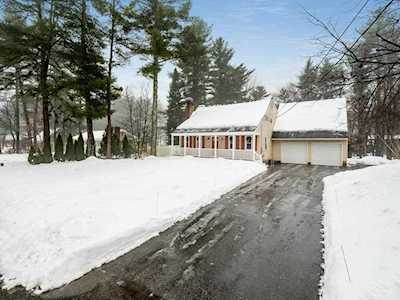 84 Maplewood Dr Townsend, MA 01469