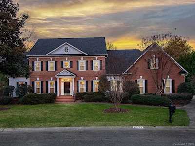 4323 Fairview Oak Dr Charlotte, NC 28211