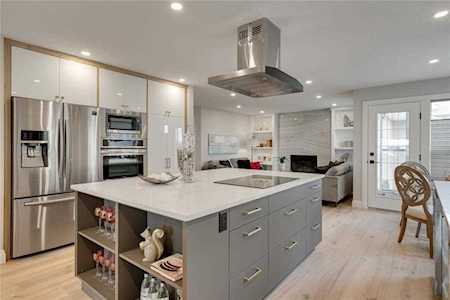 223 Sierra Morena Green SW Calgary, AB T3H 3E5