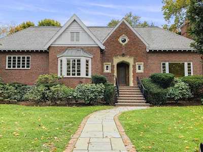 348 Buckminster Rd Brookline, MA 02445