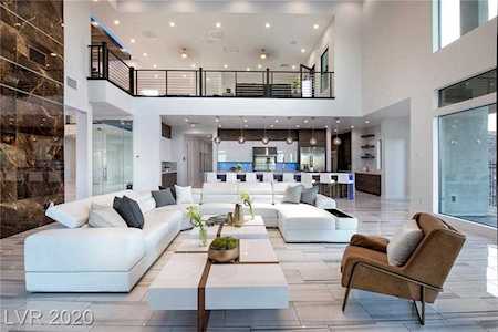 629 Dragon Peak Dr Henderson, NV 89012