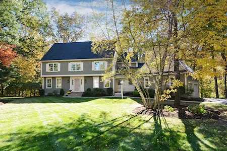 16 Kendall Dr Westborough, MA 01581