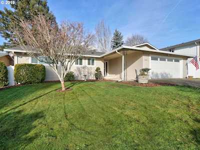 5681 SE Garnet Way Milwaukie, OR 97267