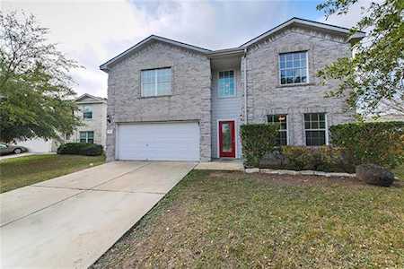 900 Goldenrod St Kyle, TX 78640