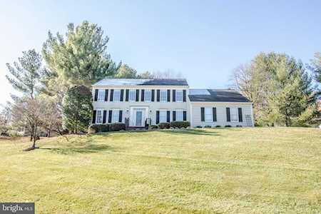 10901 Berryland Ct Oakton, VA 22124