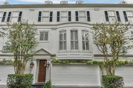112 Oak Place Dr Houston, TX 77006