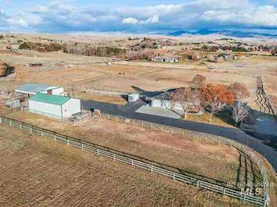 4230 N Ballantyne Rd. Eagle, ID 83616