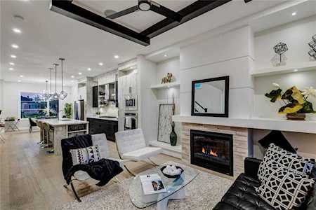 238 24 Avenue NW Calgary, AB T2M 1X2