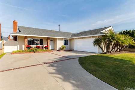 5841 Raphael Drive Huntington Beach, CA 92649