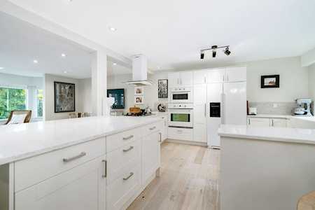 1763 Ross Road North Vancouver, BC V7J 1V8