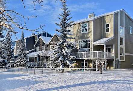 42 Inglewood Point(e) SE Calgary, AB T2G 5K6