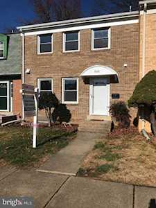 9110 Omar Ct Fairfax, VA 22031