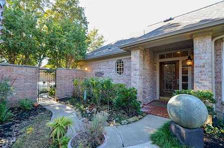 7207 Windwood Ct Sugar Land, TX 77479