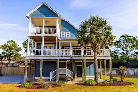 121 Cove Side Lane Hampstead, NC 28443