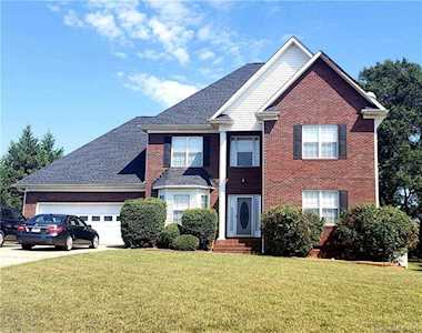 14821 Middlesborough Dr Matthews, NC 28104