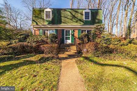 3804 Whispering Ln Falls Church, VA 22041