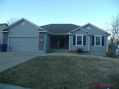 1102 SW Lakeview Dr Grain Valley, MO 64029