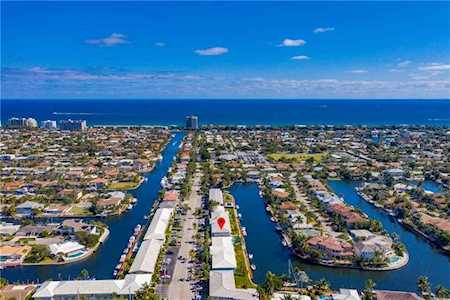 2400 NE 36th St #12 Lighthouse Point, FL 33064