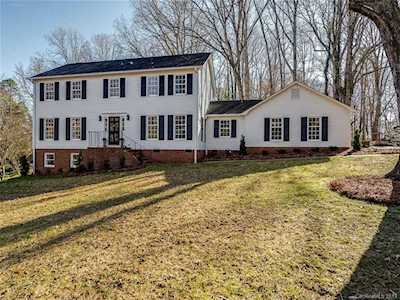 1317 Glenn Valley Dr Matthews, NC 28105