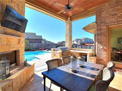200 Hedgerow Ln Liberty Hill, TX 78642