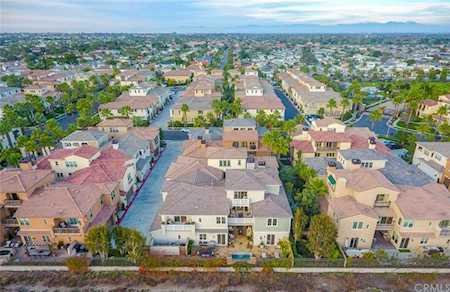 8380 Noelle Drive Huntington Beach, CA 92646