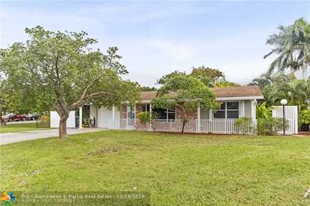 2302 SW 10th St Boynton Beach, FL 33426
