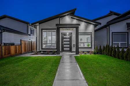 1481 Sperling Avenue Burnaby, BC V5B 4J8