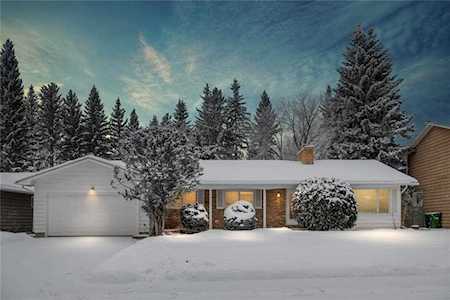 6913 Legare Drive SW Calgary, AB T3E 6H3