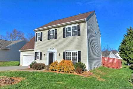 7031 Blithe Low Place Charlotte, NC 28273