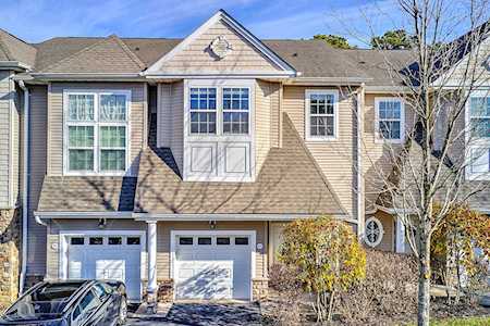 35 Ocean Breeze Ct Manahawkin, NJ 08050