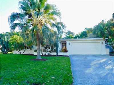 2496 Trentwood Boulevard Belle Isle, FL 32812