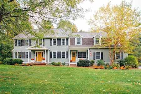 11 Dover Dr Walpole, MA 02081