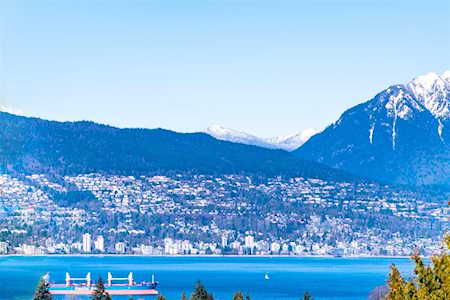 3875 W 14th Avenue Vancouver, BC V6R 2X1