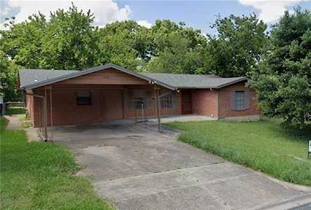 1900 Corona Dr Austin, TX 78723