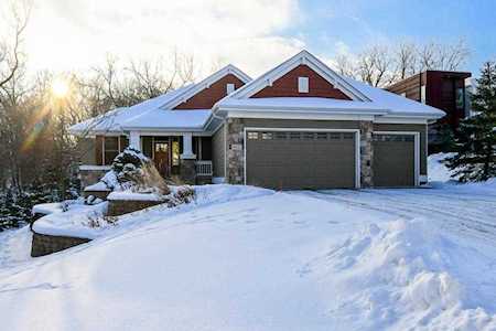812 Brenner Avenue Roseville, MN 55113
