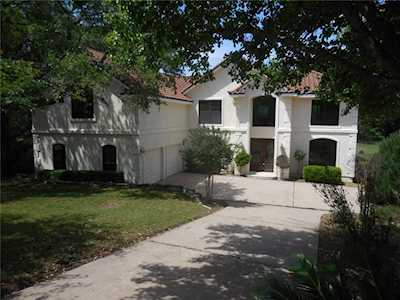 76 Tiburon Dr The Hills, TX 78738