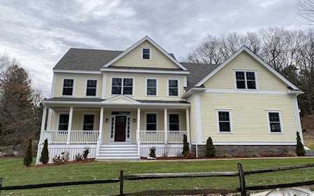 2 Diana Ln Lexington, MA 02421