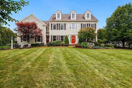 34 Taintor Dr Sudbury, MA 01776