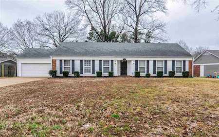2169 Riverdale Rd Germantown, TN 38138