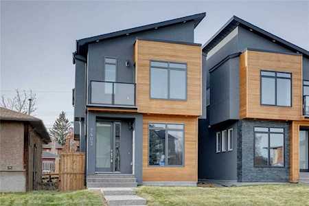 2403 33 Street SW Calgary, AB T3E 2T3