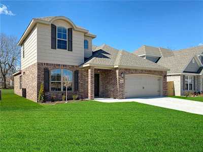 1512 Park ST Lowell, AR 72745