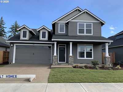 1072 S Walnut St #Lot77 Canby, OR 97013