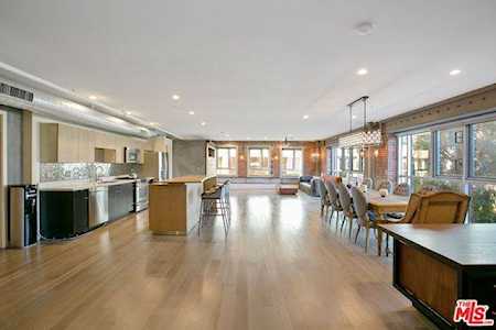 527 Molino Street #202 Los Angeles, CA 90013