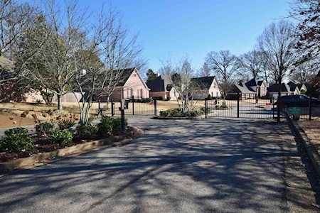 965 Spinnaker Ln Cordova, TN 38018